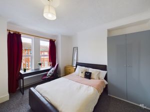 Bed 5- click for photo gallery